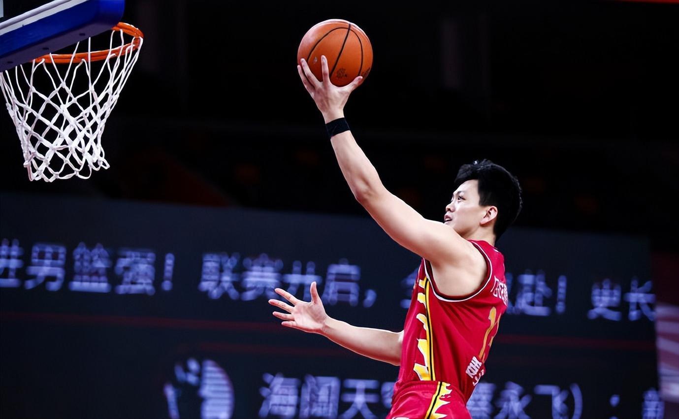 开云体育app下载-姜宇星加盟辽宁内幕！年薪高达550万，试训杨鸣非常满意