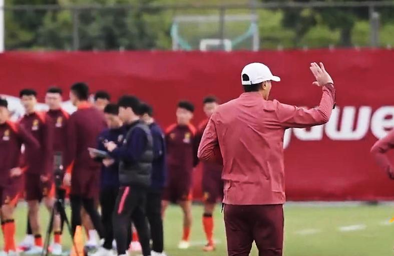 开云官方网-邵佳一挺固执！王上源腰部不适 球迷力推荐7大悍腰 依木兰不补招