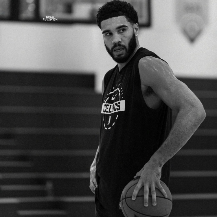 就怕兄弟太努力！塔图姆晒训练照 哈利评论：哥们你歇会吧