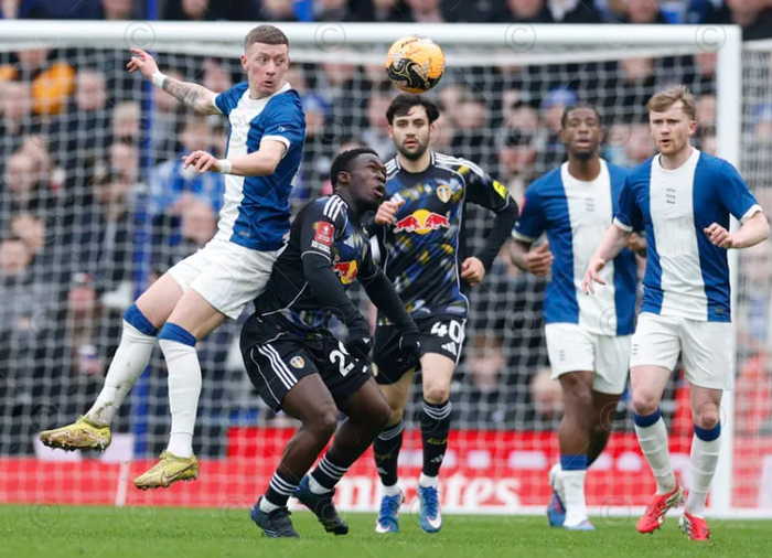 开云体育app下载-内维尔盛赞塞斯科崛起：或成曼联复兴关键一步|加里-内维尔|布鲁诺·费尔南德斯|水晶宫|本杰明·塞斯科|本杰明·帕瓦尔_新浪体育_新浪新闻