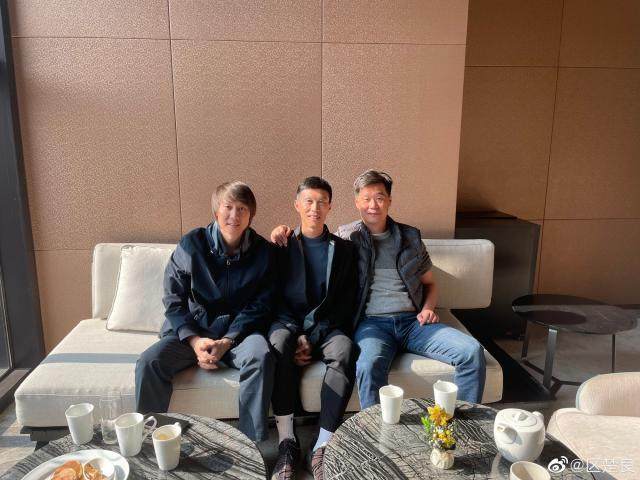 开云体育官网-【早报】进球超贝利+莱万澄清发言！梅西获得呼吸权！