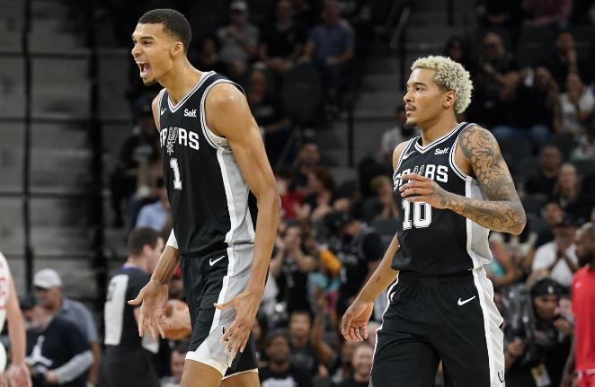 火箭三喜临门！乌度卡+双前锋获最佳提名，申京无缘，马刺大赢家